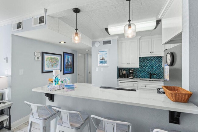 Building Photo - 511 E Beach Blvd