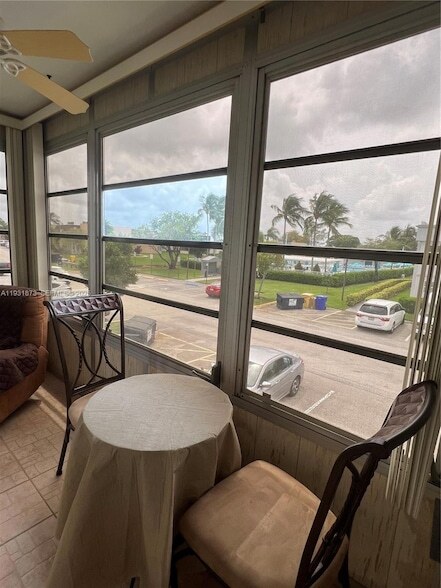 Building Photo - 720 Burgundy L