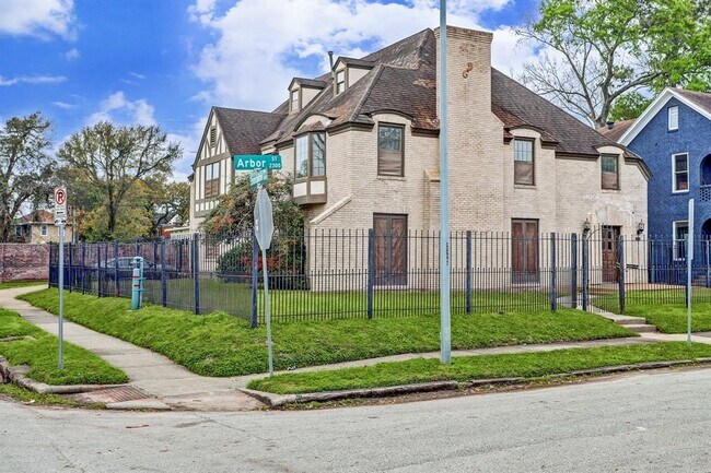 Building Photo - 4904 Emancipation Ave