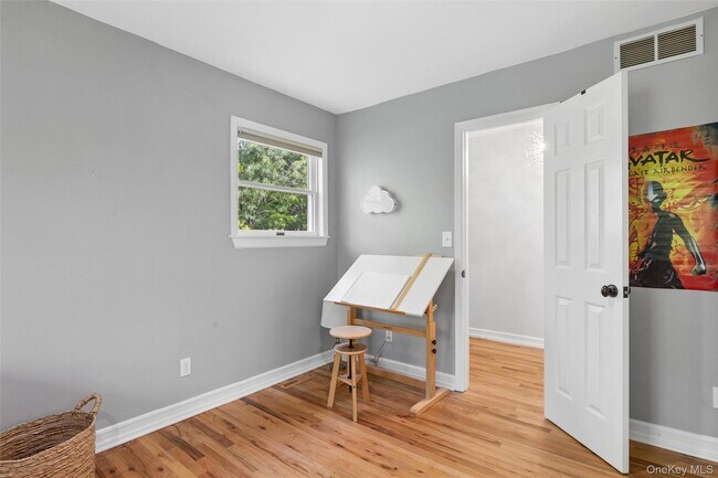 Building Photo - 2 Red Creek Cir