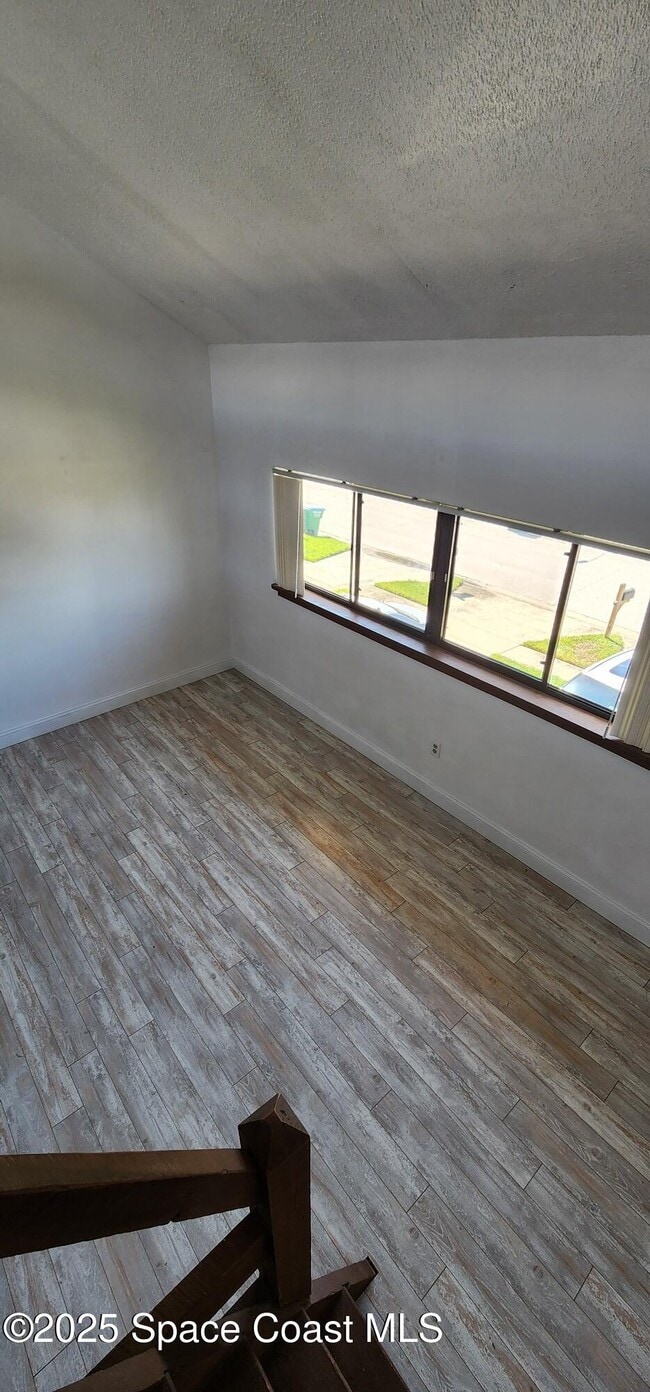 Building Photo - 204 Pierce Ave