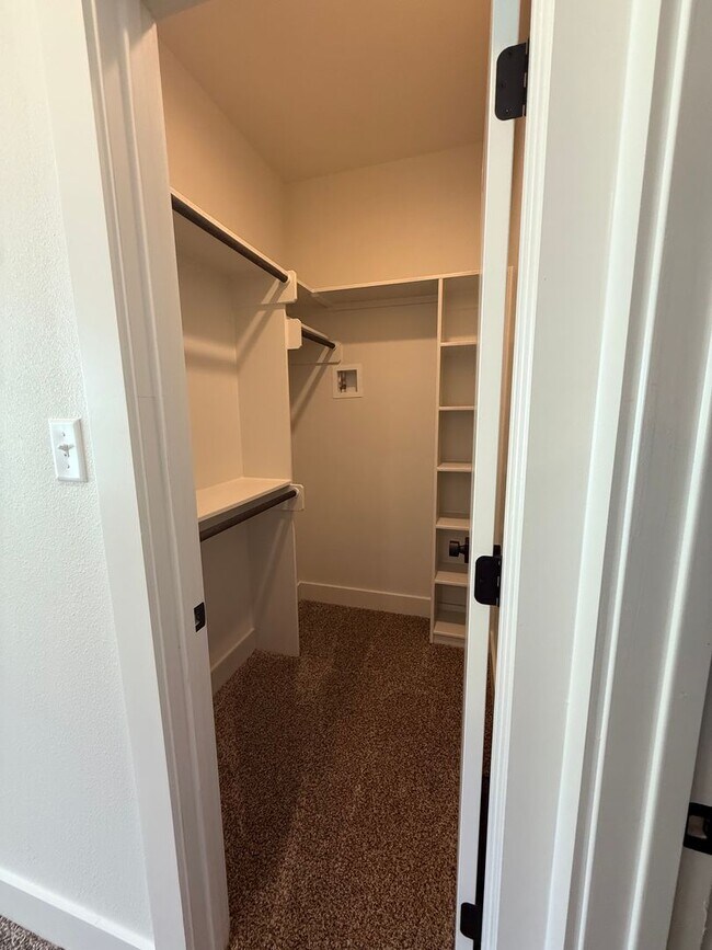 Building Photo - 1412 Magnolia Dr