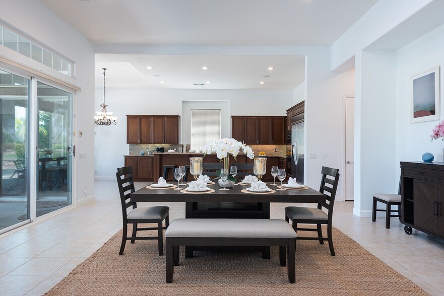 Building Photo - 45 Vista Encantada