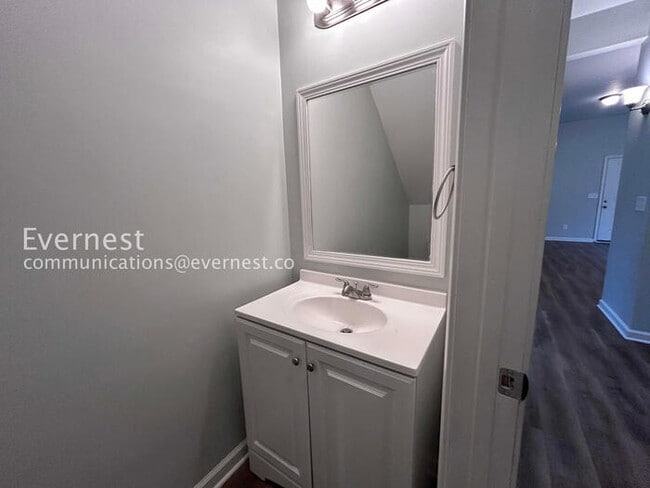 Building Photo - 2007 Morehouse Dr NW