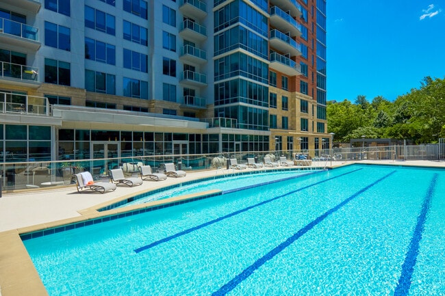 Building Photo - Ovation at Park Crest