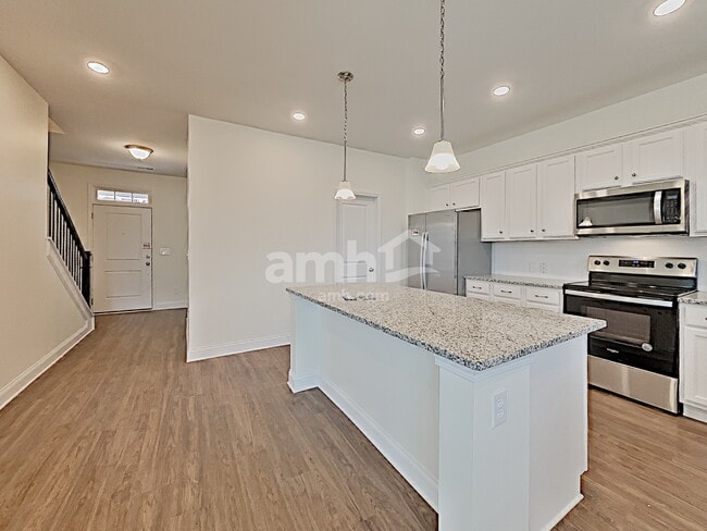 Building Photo - 308 Elmhurst Dr