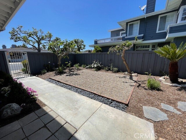 Building Photo - 3600 Lilac Ave