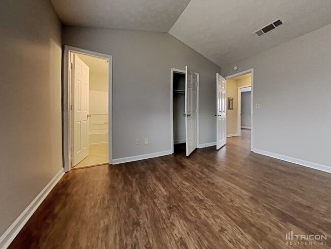 Building Photo - 3011 Eastland Way