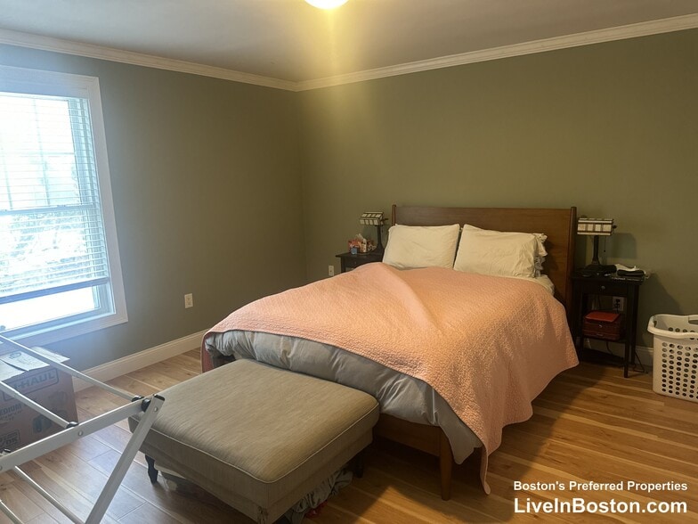 Building Photo - 144 Calumet St