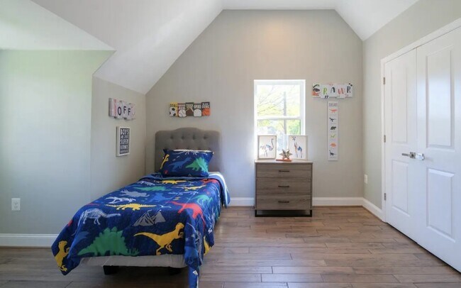 Building Photo - 4410 16th St NE