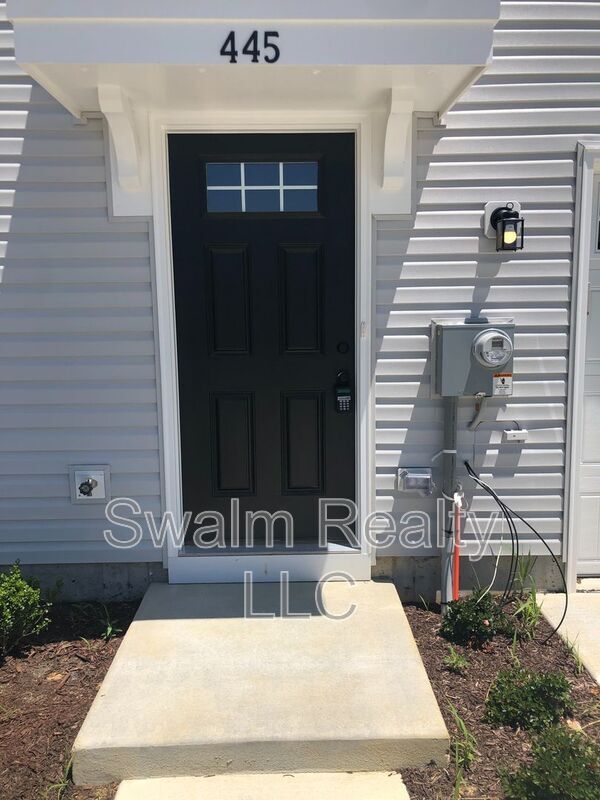 Building Photo - 445 Sitka Spruce Ln