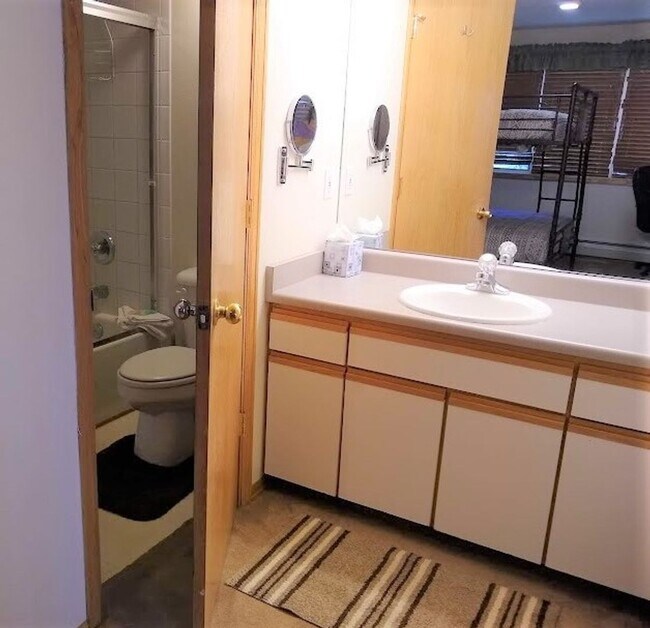 Building Photo - Monthly Rental- Cinnamon Ridge 123