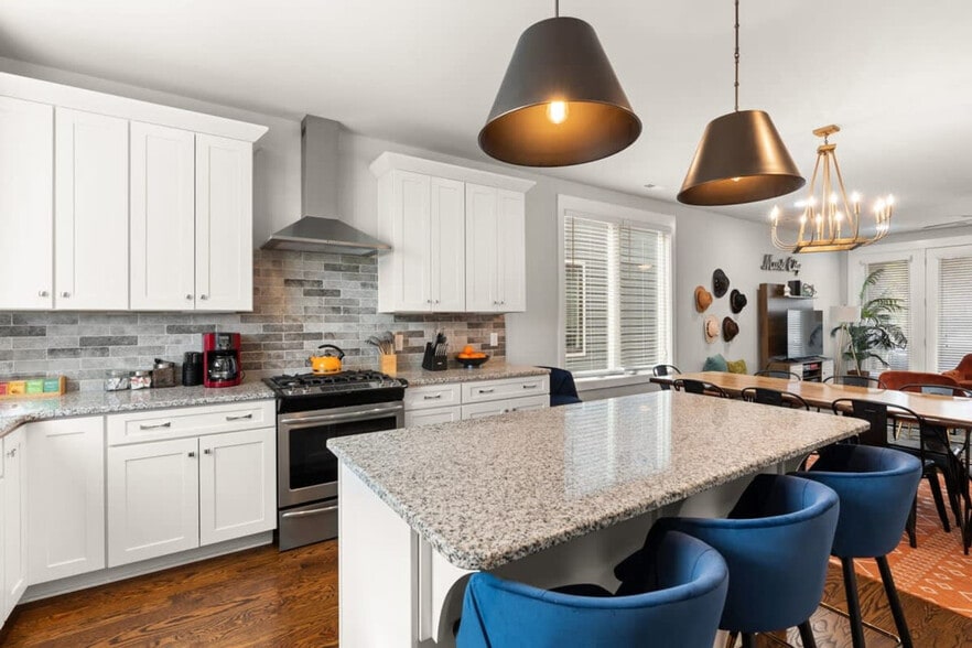 Building Photo - 505 Wedgewood Ave