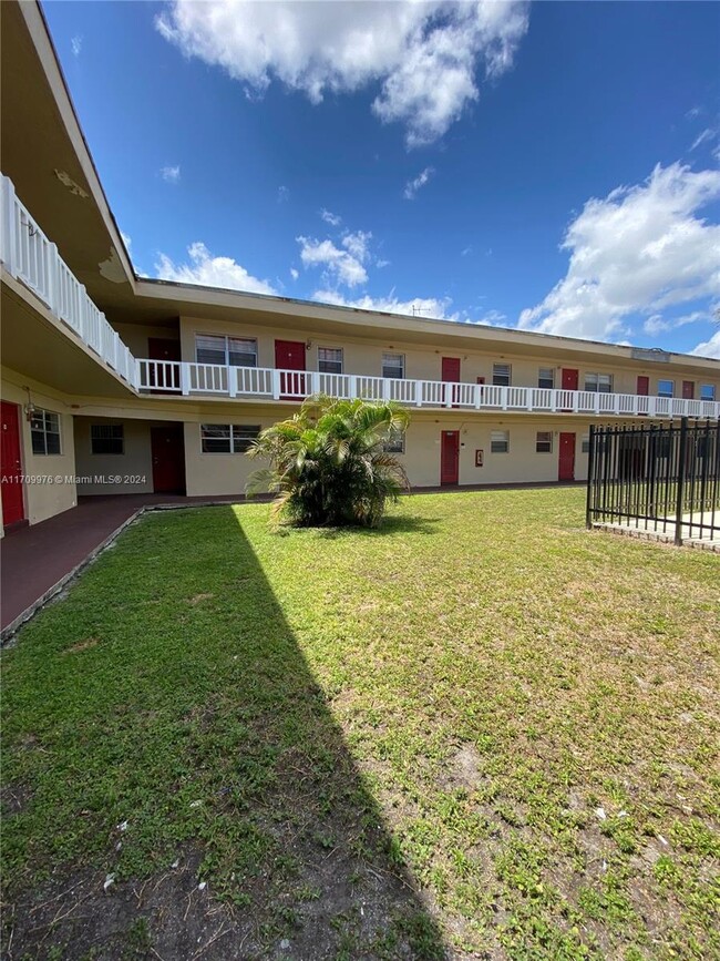 Primary Photo - 2 bedroom in Miami Gardens FL 33169