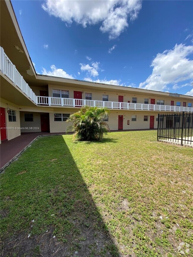 Building Photo - 2 bedroom in Miami Gardens FL 33169