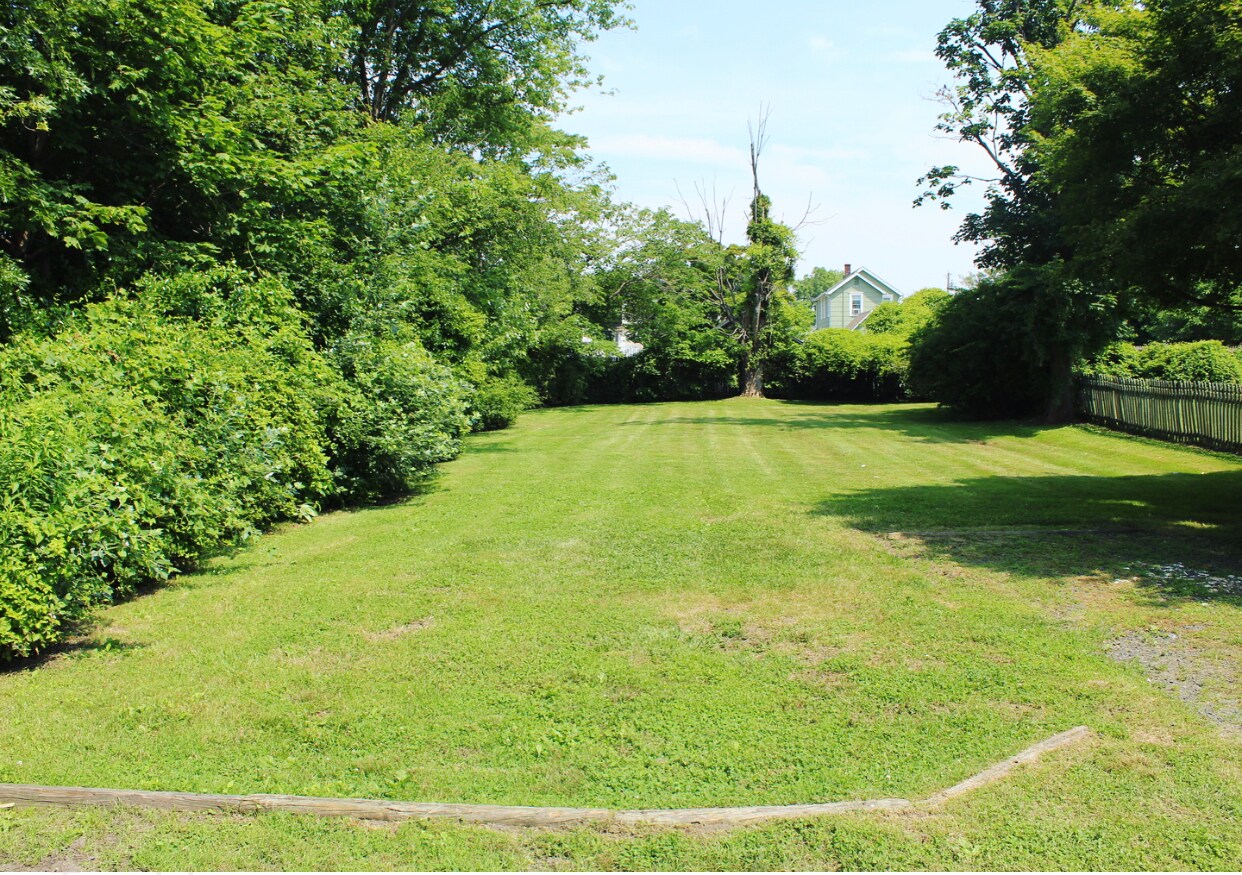 HUGE back yard - 99 ATLANTIC AVE