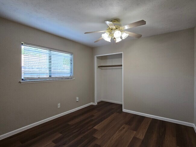 Building Photo - 4055 Cypressdale Dr