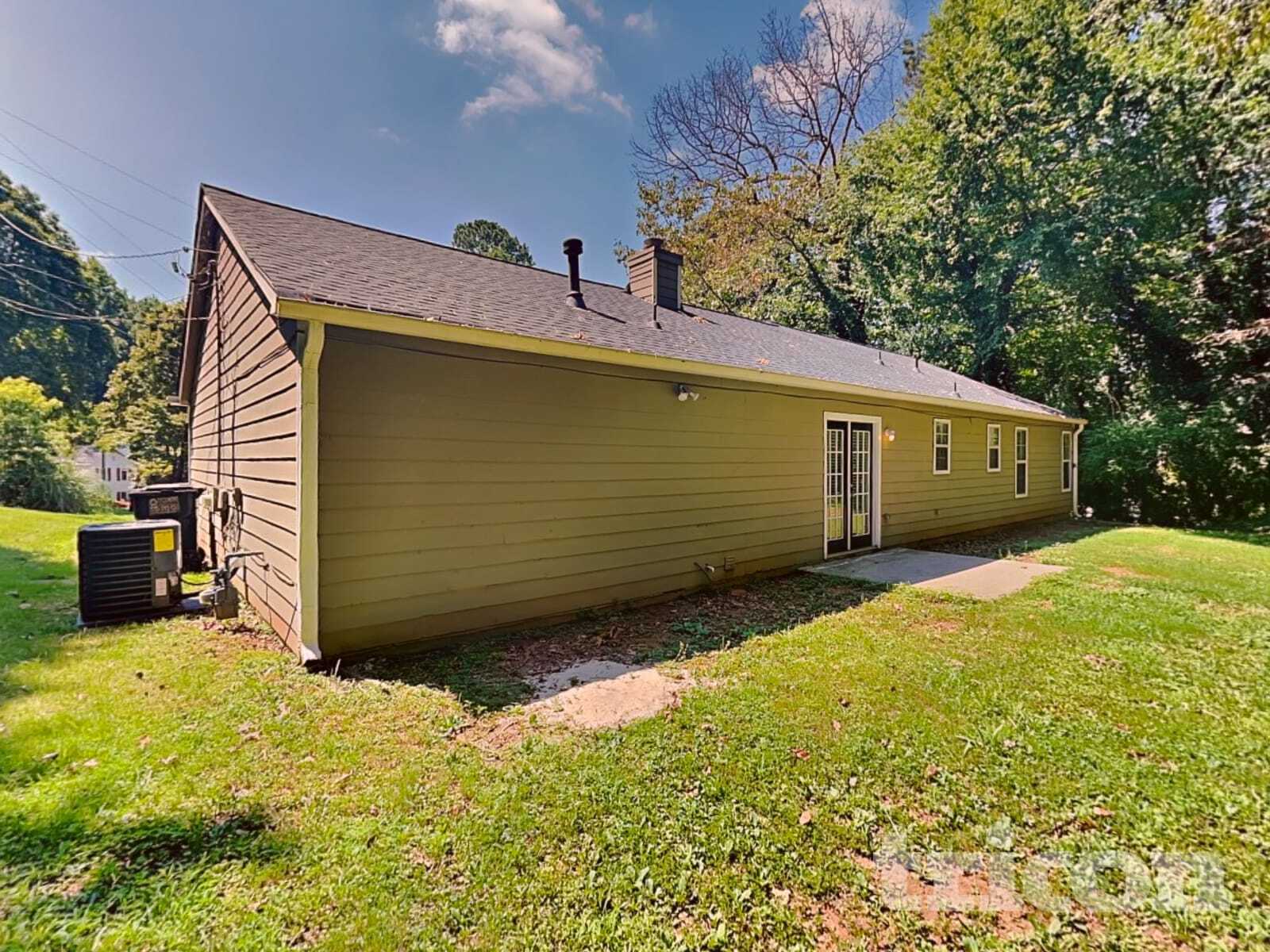 Building Photo - 38 Ann Cir