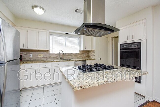 Building Photo - 11366 Oakcenter Dr