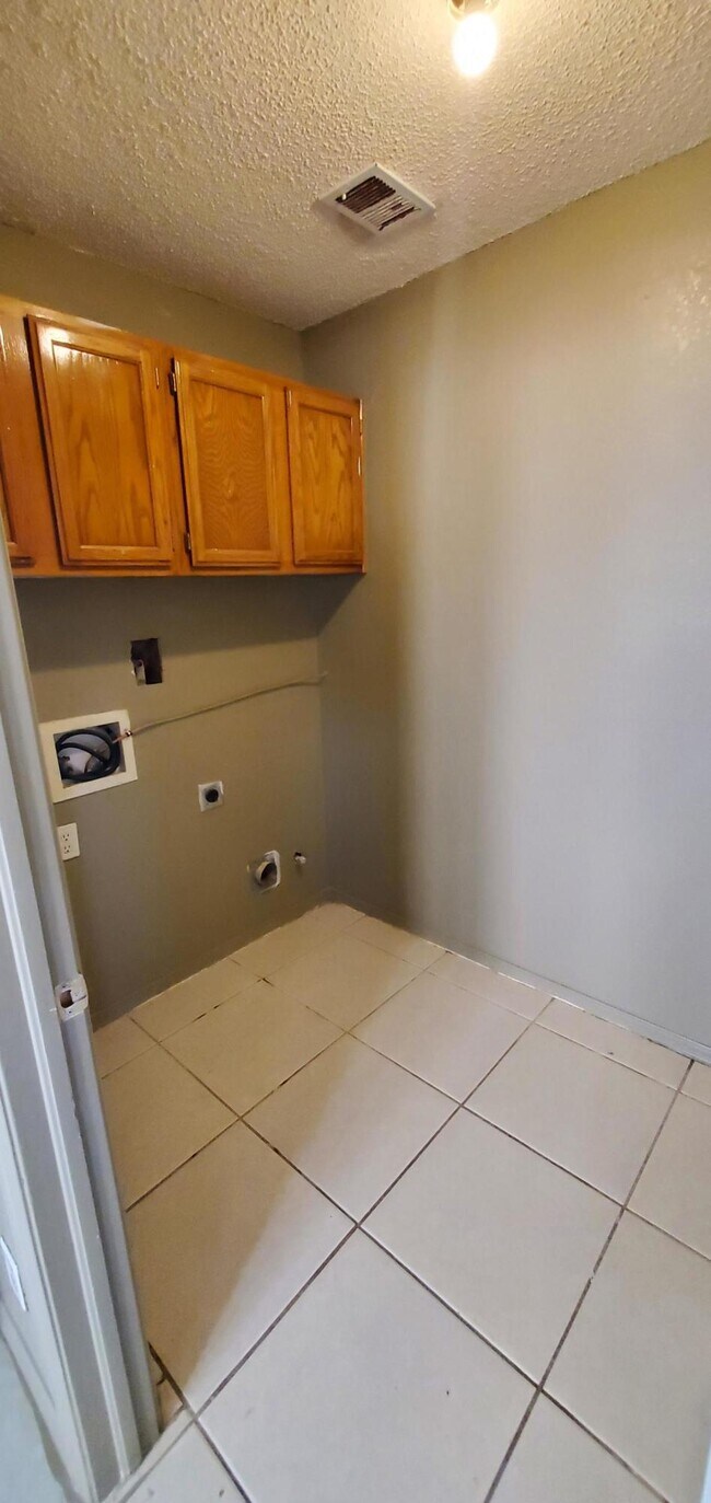 Building Photo - 12525 Tierra Cuervo Dr