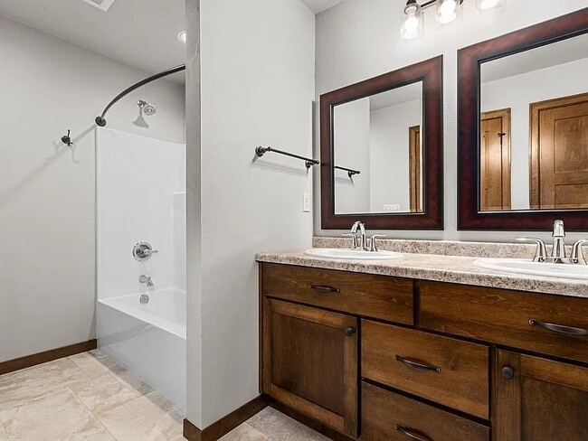 Building Photo - 1108 Craftsmen Ct