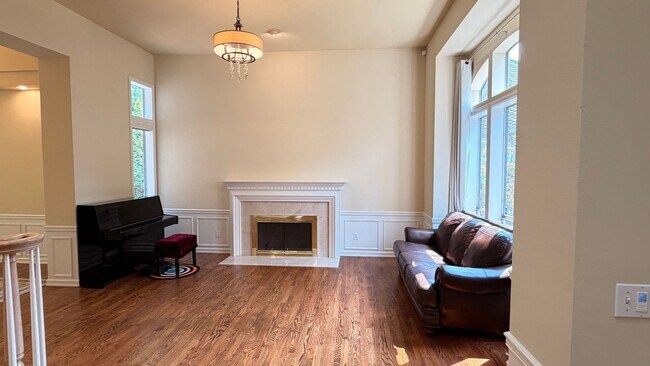 Building Photo - Beautiful Upgraded 4 Bedroom 2.75 Bath Home in Sammamish