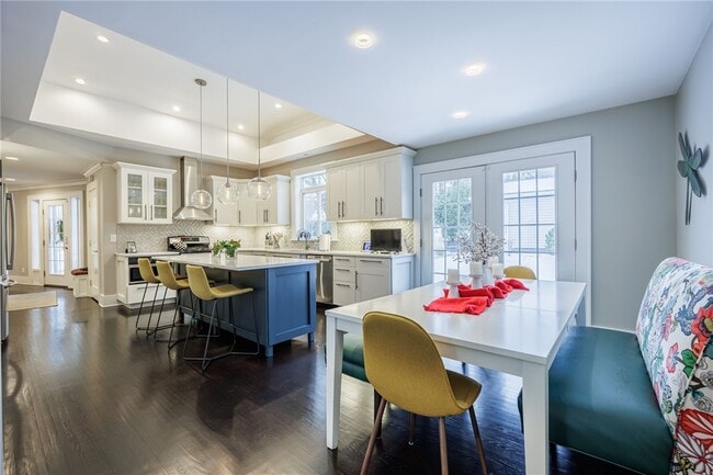 Building Photo - 230 San Gabriel Dr