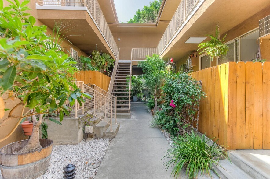 Primary Photo - 1236 Amherst Ave