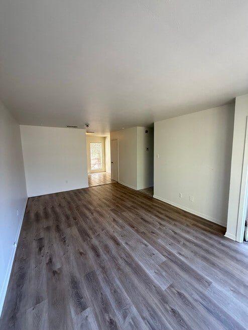 Building Photo - 1302 Scenic Dr