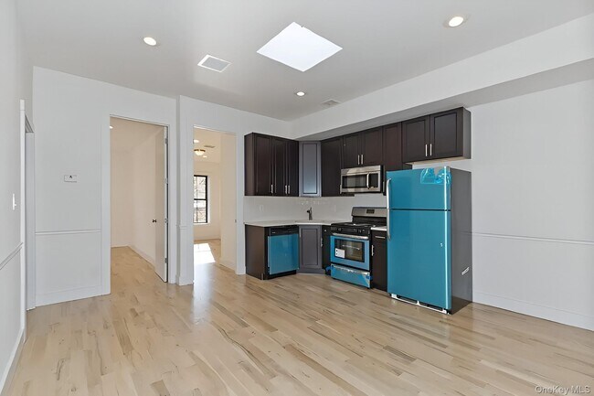 Building Photo - 78 Hull St