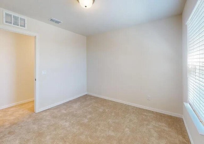 Building Photo - 12017 Paseo de los Lagos Ln