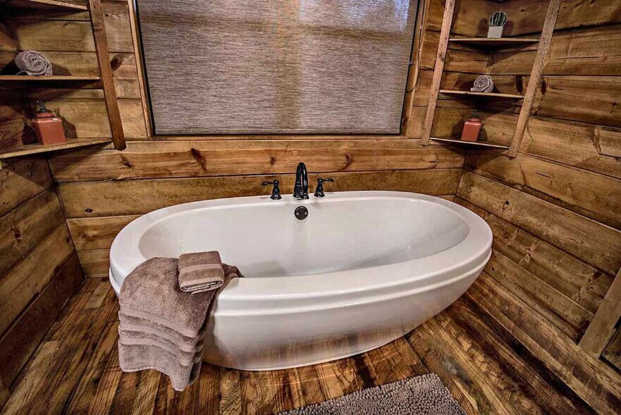 Building Photo - 118 Pecan Bend Ln