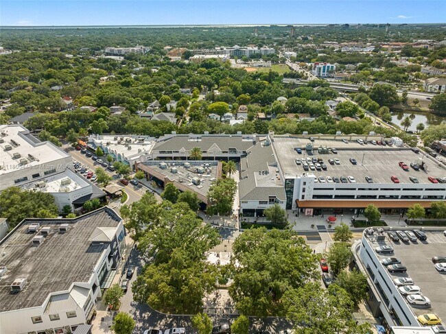 Building Photo - 1000 W Horatio St
