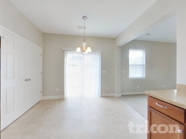 Building Photo - 825 Old Forester Ln