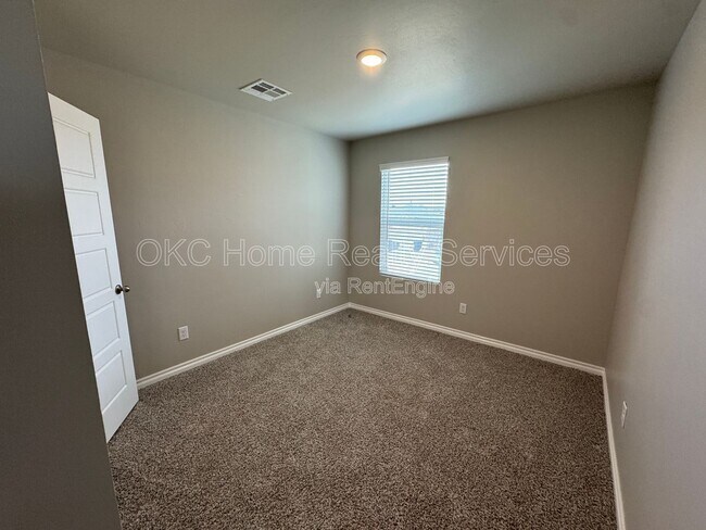 Building Photo - 2748 Alice Dr