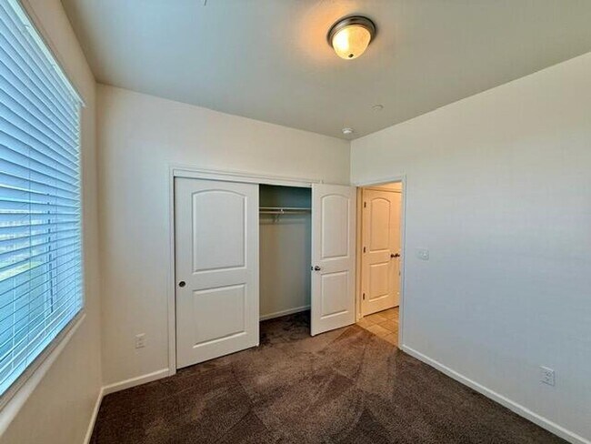 Building Photo - 1762 Bolton Ave