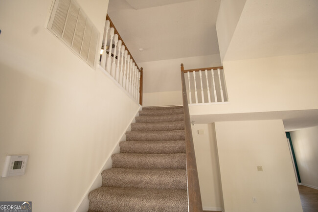 Building Photo - 607 N Kevin Ct