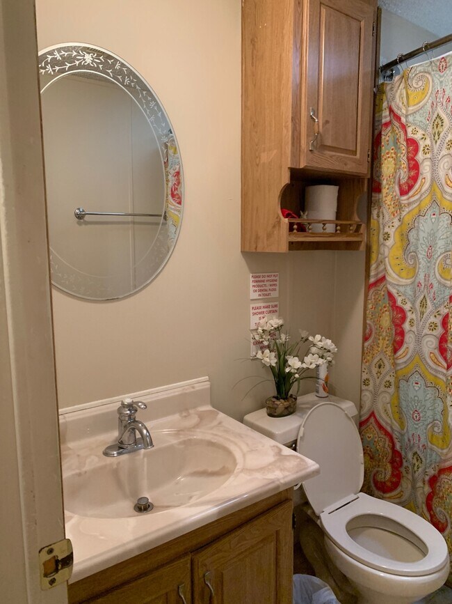 Building Photo - Furnished spacious 3/2.5 home. Corporate a...