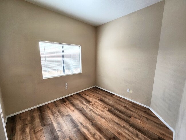 Building Photo - 3362 Highridge St