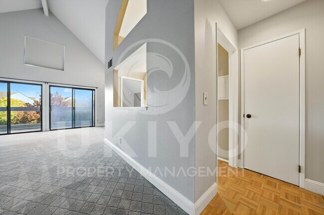 Building Photo - 4 Courageous Ct