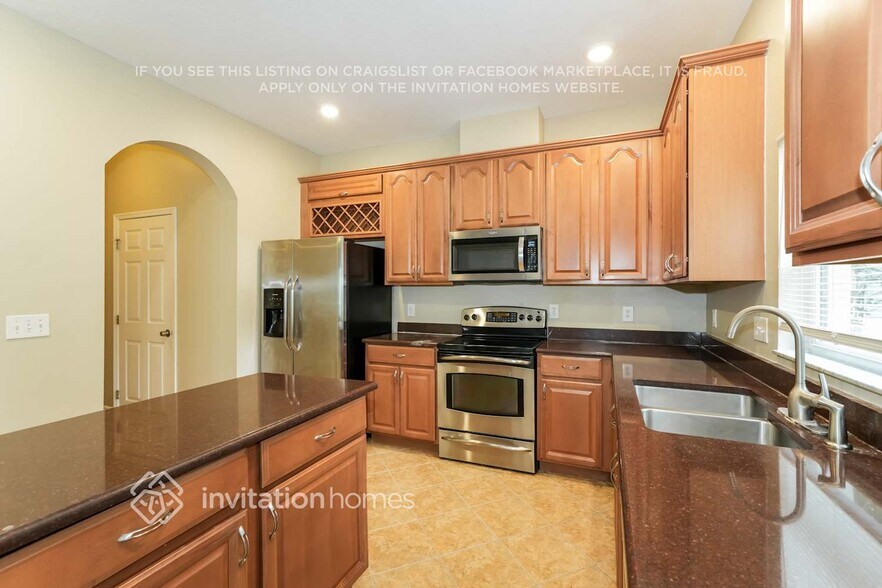 Building Photo - 11140 Creek Haven Dr
