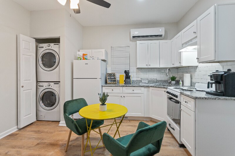 Building Photo - 987 Dimmock St SW