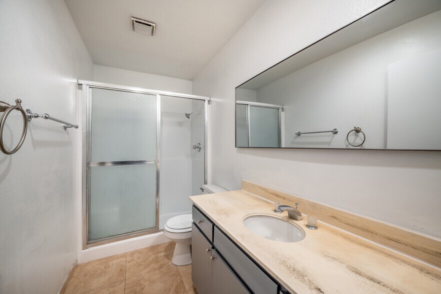 Building Photo - 18504 Mayall St