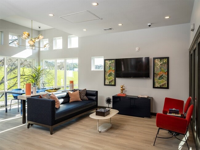 Building Photo - 1800 S I-35 Frontage Rd