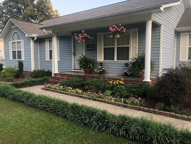 Building Photo - ? Beautiful 3 Bedroom, 2 Bath Home in Southside, AL! ?