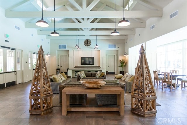 Building Photo - 54 Clifford