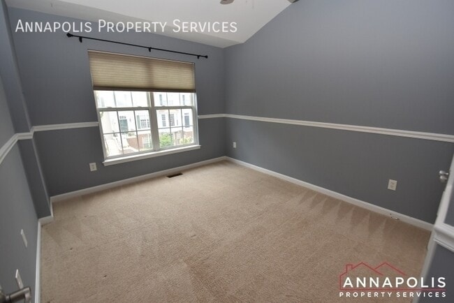 Building Photo - 37 Harbour Heights Dr