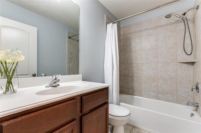 Building Photo - 1824 Persimmon Dr