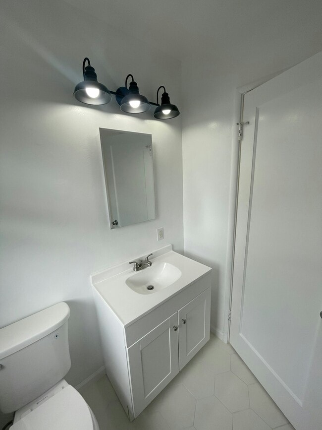 Building Photo - 767 N 2nd St