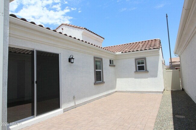 Building Photo - 3831 E Rainbow Dr